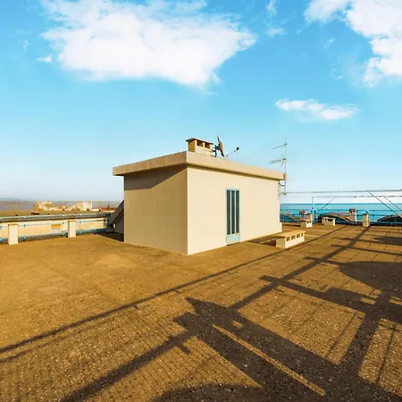 Blue Sky House Apartament Ceriale